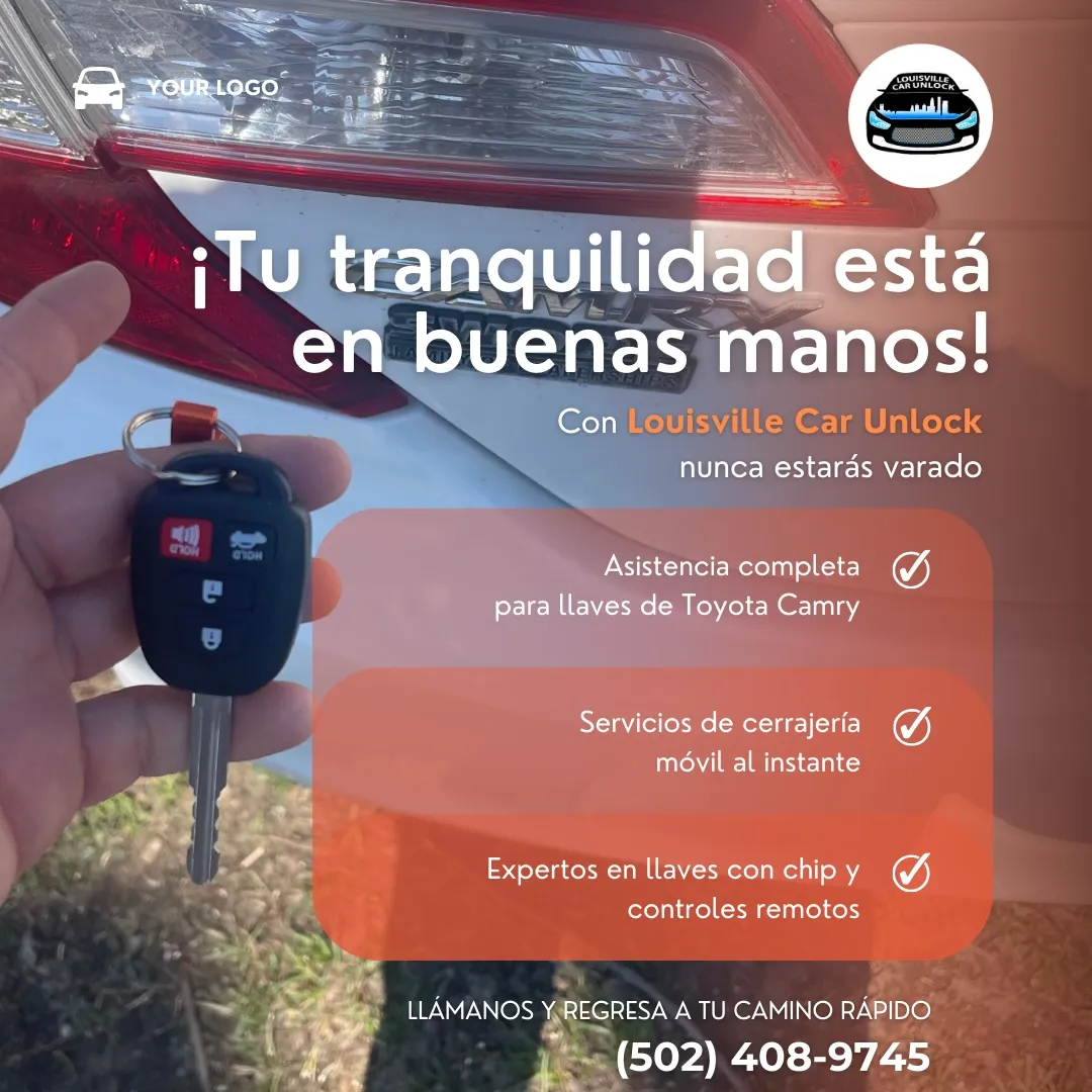 Llave inteligente de Toyota Camry mostrando servicios de cerrajería de emergencia de Louisville Car Unlock.